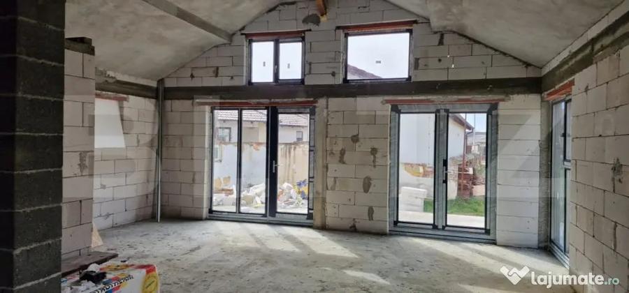 Casă cu 3 camere cu Teren 2712 Mp în Central