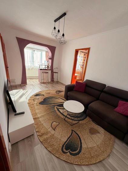 Apartament cu 2 camere semidecomandat în Central