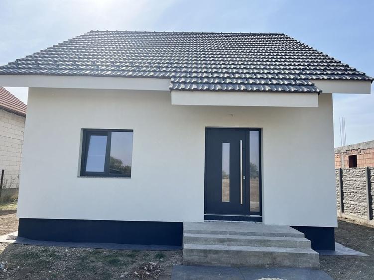 Casă cu 3 camere în Cornești
