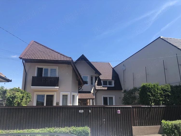 Casă cu 5 camere cu Teren 255 Mp în Central