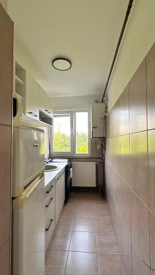 Apartament cu 2 camere semidecomandat, mobilat în Dacia