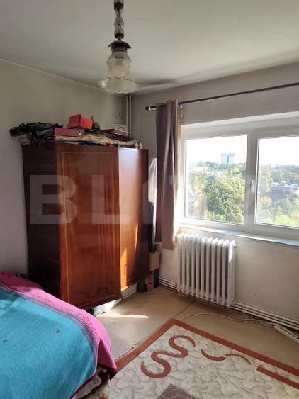 Apartament cu 3 camere semidecomandat în Filiași
