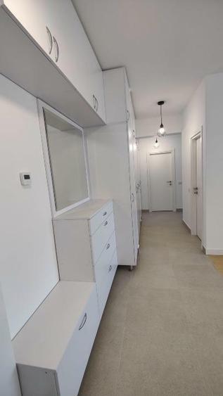 Apartament cu 2 camere decomandat, mobilat în Baza 3