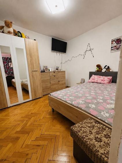 Apartament cu 2 camere semidecomandat, mobilat în Valenta