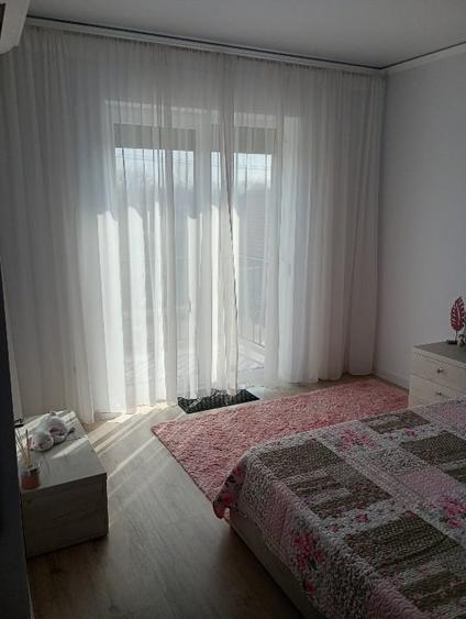 Duplex cu 5 camere cu Canalizare în Utvin