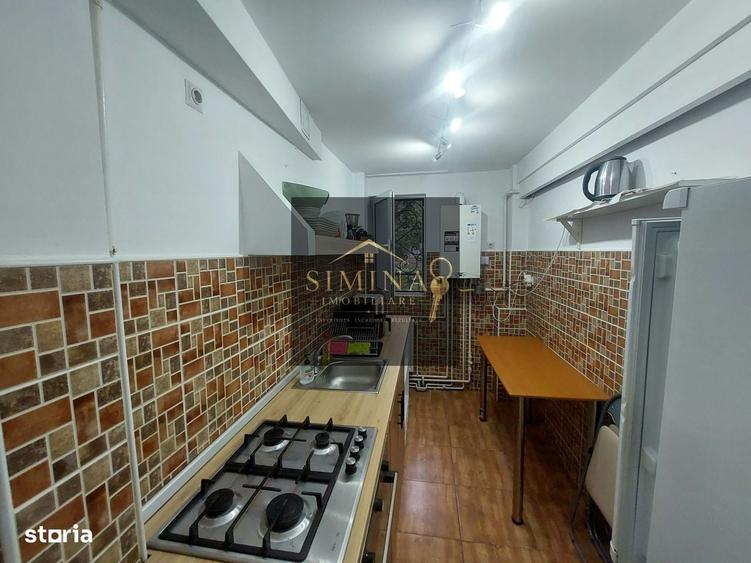 Apartament cu 3 camere decomandat în Cornișa