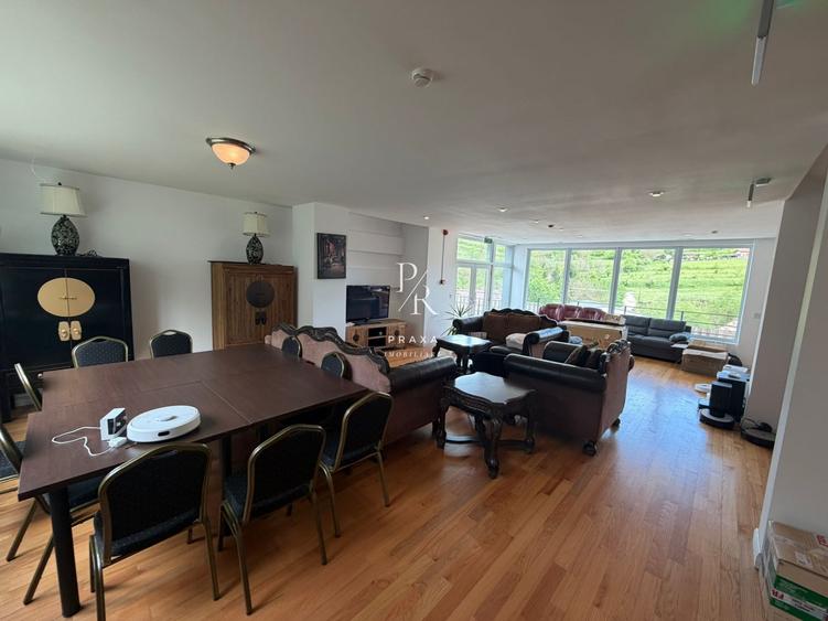 Duplex cu 8 camere cu Canalizare în Florești