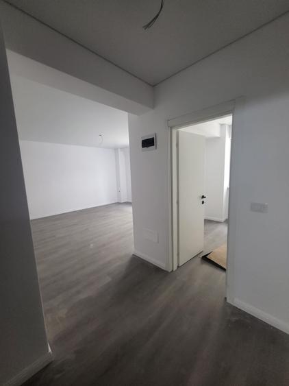 Apartament cu 2 camere semidecomandat în Vișani