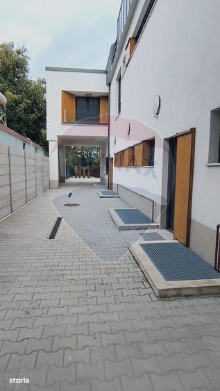 Casă cu 4 camere în Mărăști