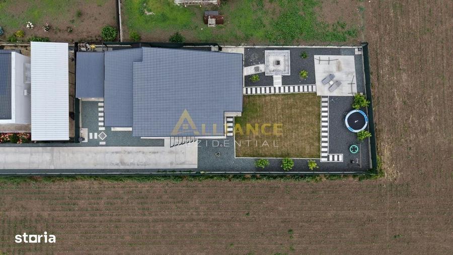 Casă cu 4 camere în Frumușani