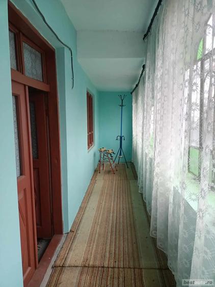 Casă cu 6 camere cu Teren 4853 Mp în Cioroiu