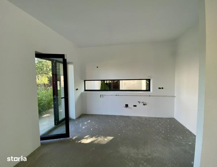 Casă cu 4 camere în Săftica