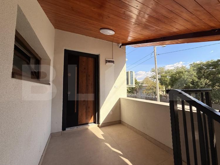 Duplex cu 3 camere cu Canalizare în Romanești