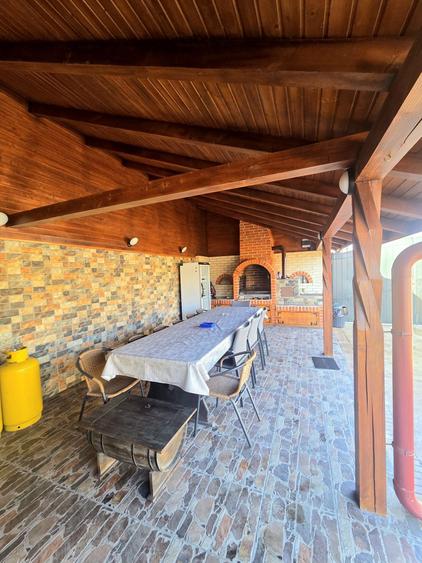 Casă cu 2 camere cu Teren 200 Mp în Hinova