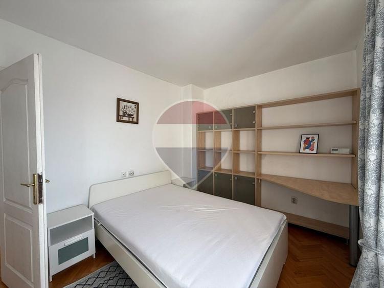 Apartament cu 3 camere semidecomandat, mobilat în Națiunile Unite