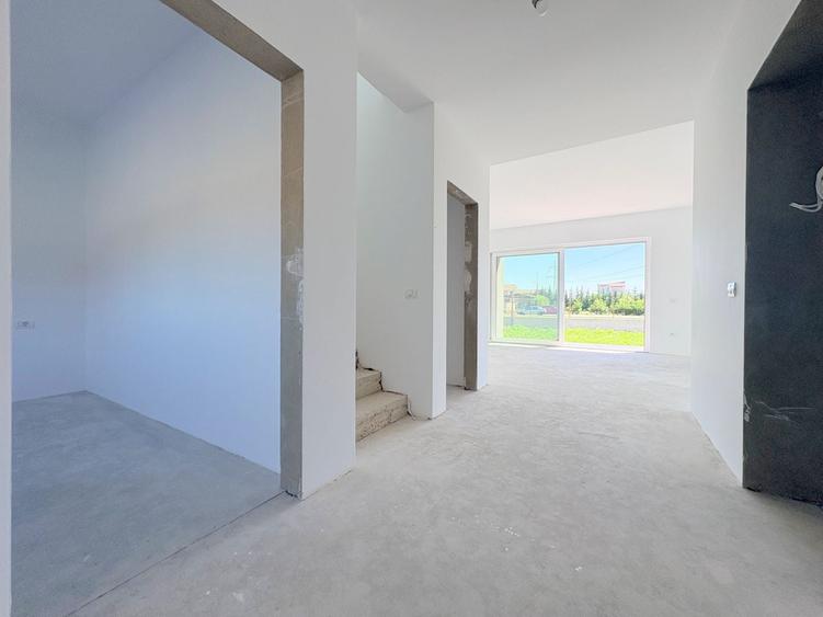 Duplex cu 5 camere cu Canalizare în Dumbrăvița