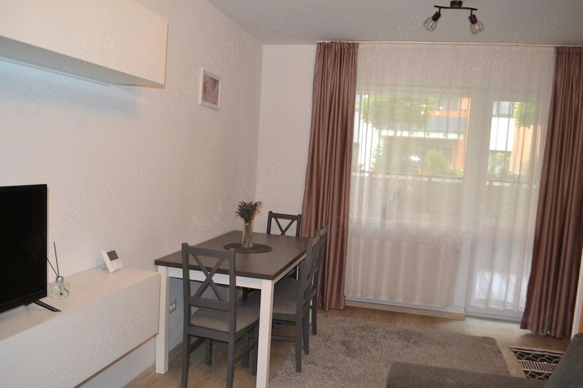 Apartament cu 2 camere decomandat în Tractorul