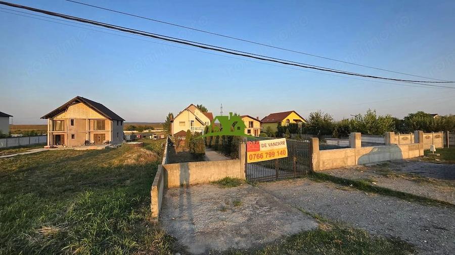 Casă cu Teren 3600 Mp în Slăvitești