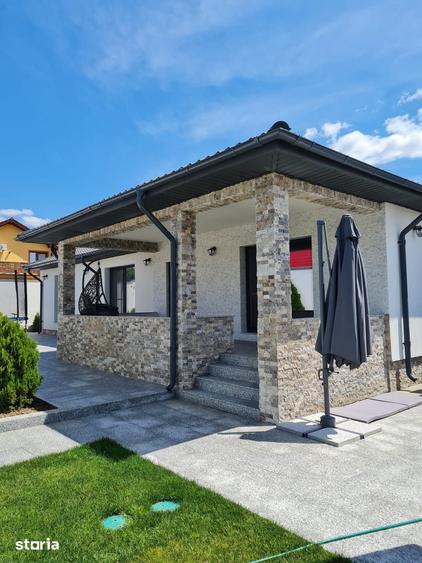 Casa deosebita in Valu lui Traian aproape de soseaua nationala - 2