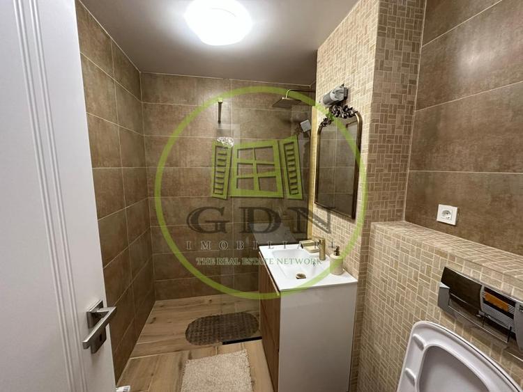 Apartament cu 3 camere decomandat, mobilat în Craiovița Nouă