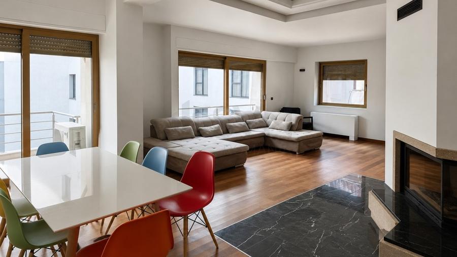 Apartament cu 5 camere decomandat, mobilat în Primăverii