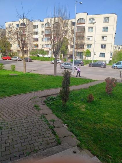 Apartament cu 2 camere decomandat în Tudor