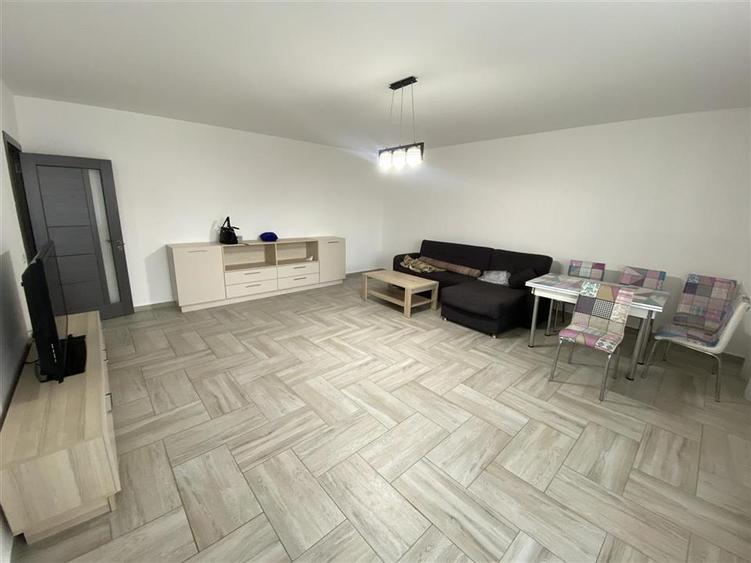 Apartament cu 2 camere decomandat, mobilat în Brăilei