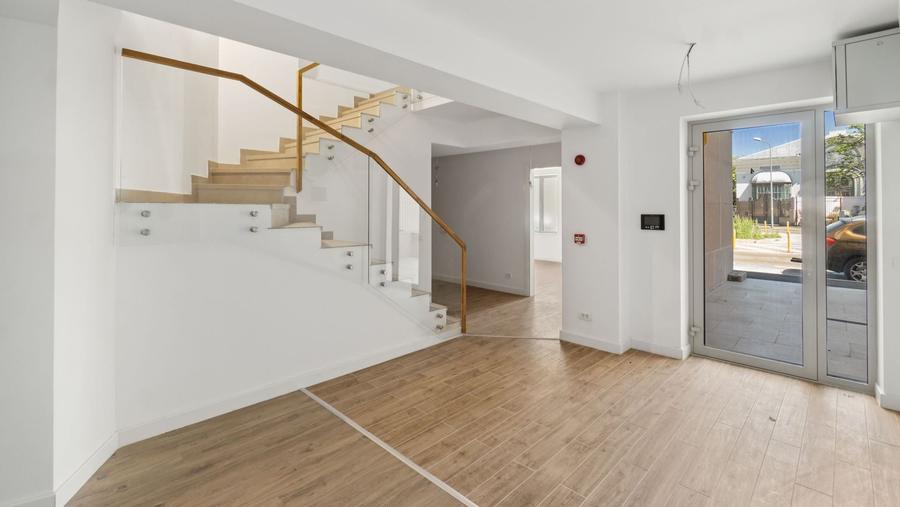 Apartament cu 3 camere decomandat, mobilat în Universitate
