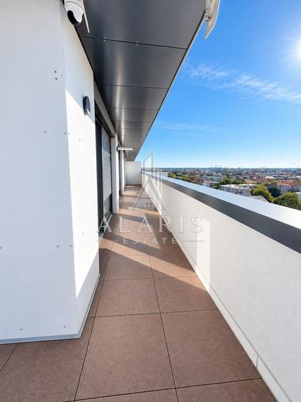 Apartament cu 3 camere semidecomandat, mobilat în Torontalului