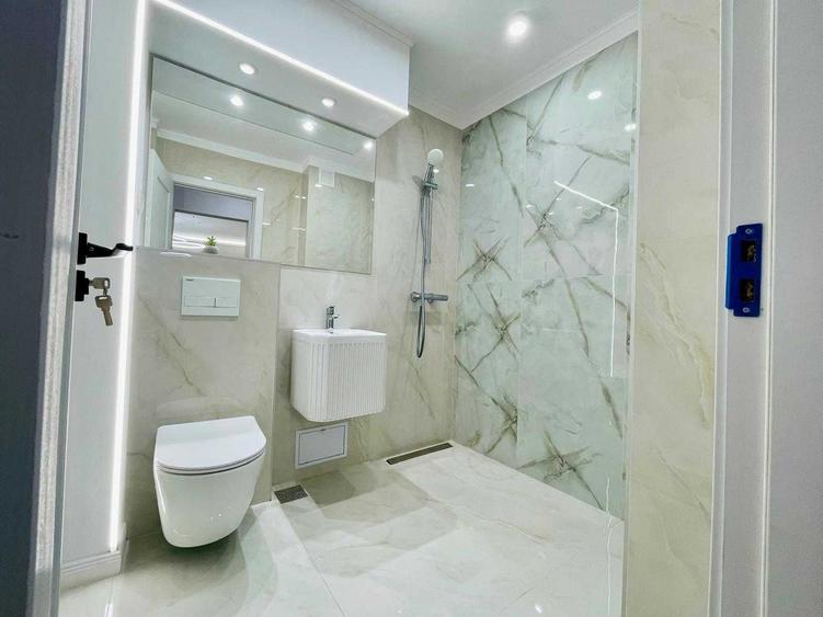 Apartament cu 3 camere semidecomandat în Exterior Vest