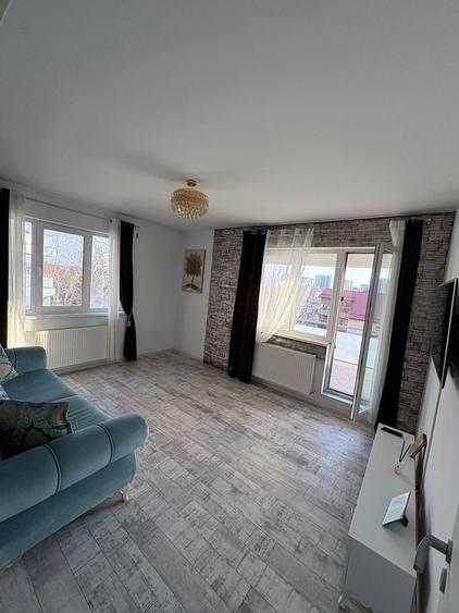 Apartament cu 2 camere decomandat în Central