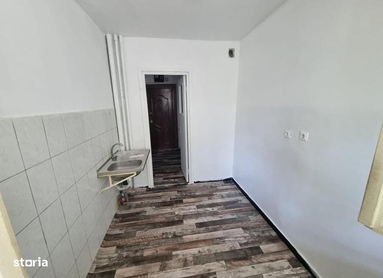 Apartament cu 2 camere semidecomandat în Tătărași