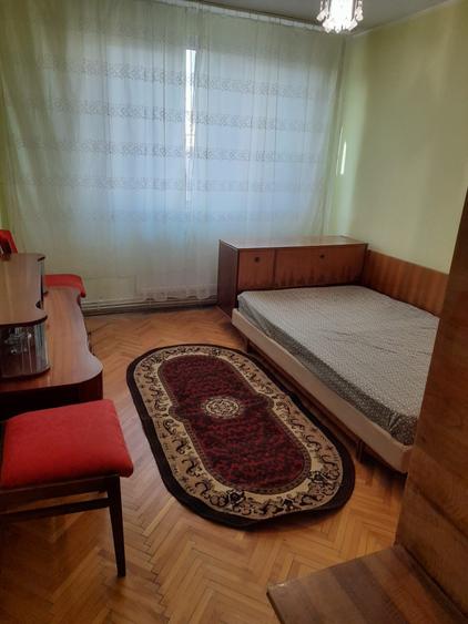Apartament cu 2 camere semidecomandat în Galați
