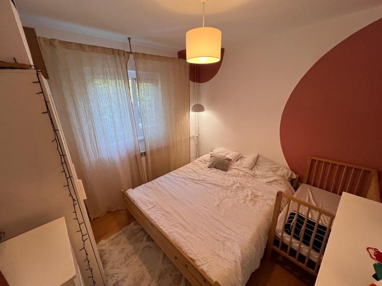 Apartament cu 3 camere nedecomandat, mobilat în Metalurgie