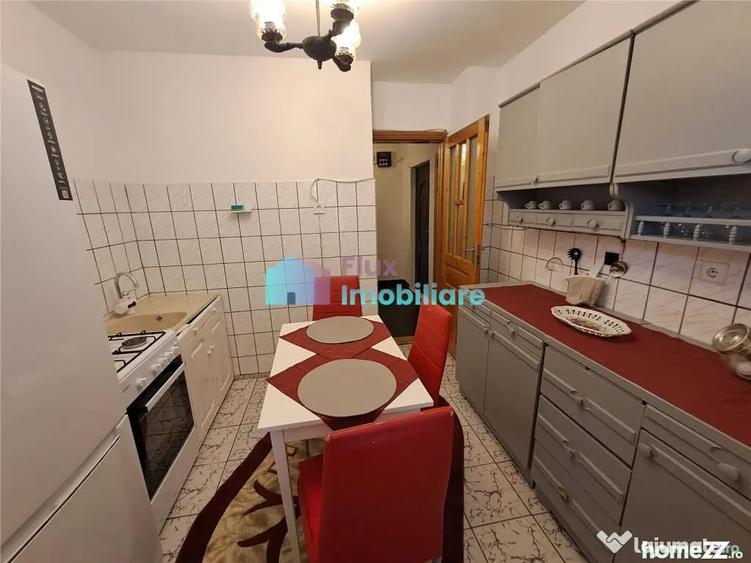 Apartament cu 3 camere decomandat în Obcini
