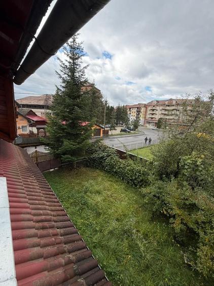 Casă individuală cu 7 camere cu Teren 400 Mp în Central