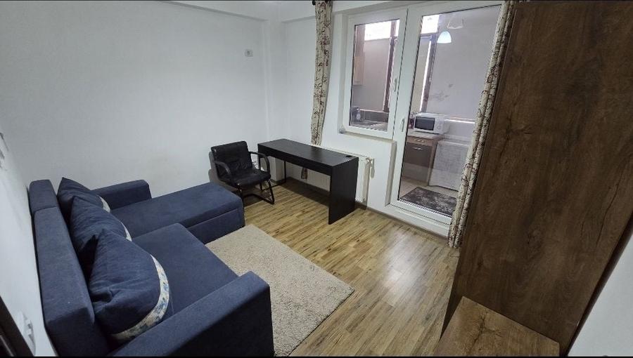 Apartament cu 2 camere decomandat în Roșu