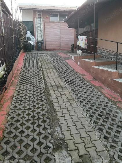 Casă cu 2 camere cu Teren 300 Mp în Central