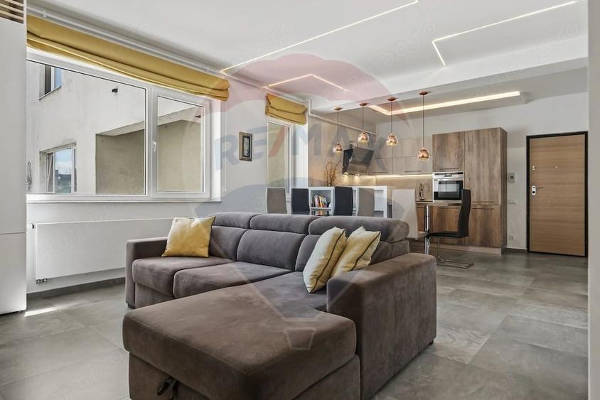Apartament cu 2 camere semidecomandat în Centrul Civic