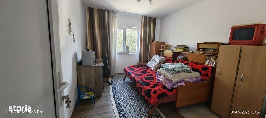 Casă cu 4 camere în Vulturi