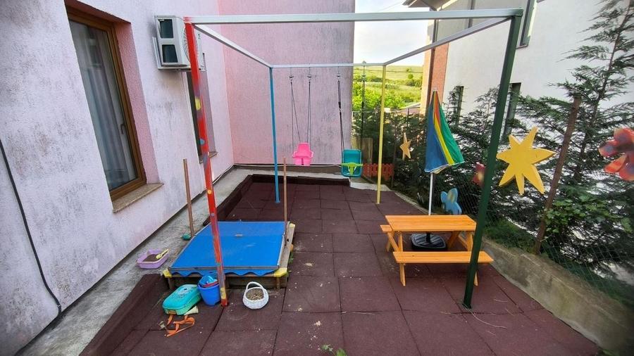 Casă individuală cu 5 camere cu Teren 500 Mp în Dâmbul Rotund