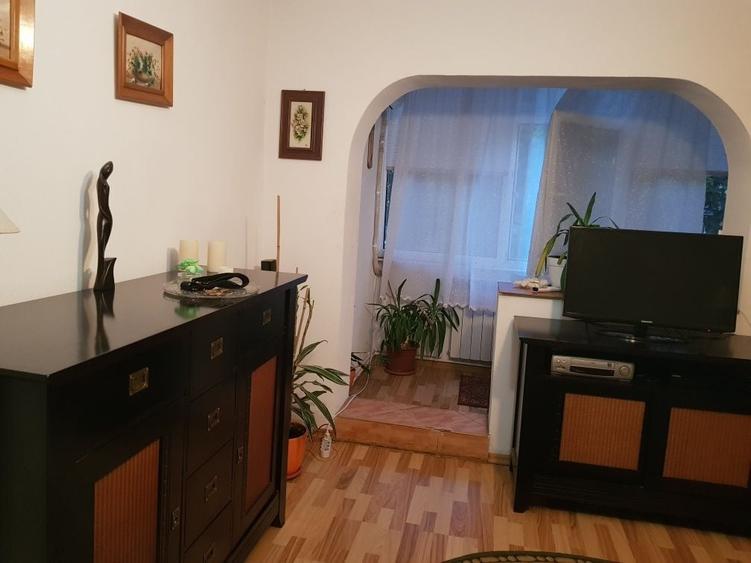 Apartament cu 2 camere decomandat în Sârbi