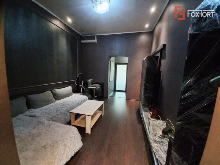 Apartament cu 3 camere semidecomandat, mobilat în Traian