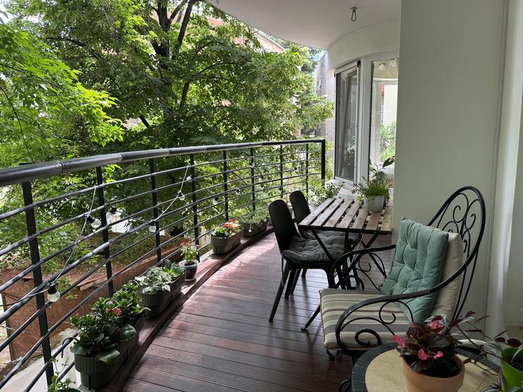 Apartament cu 4 camere decomandat, mobilat în Primăverii