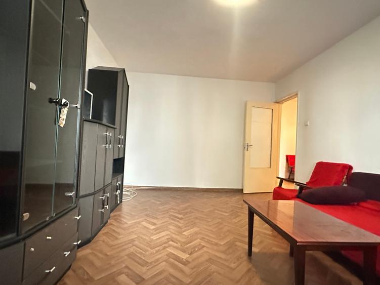 Apartament cu 2 camere decomandat în Soarelui