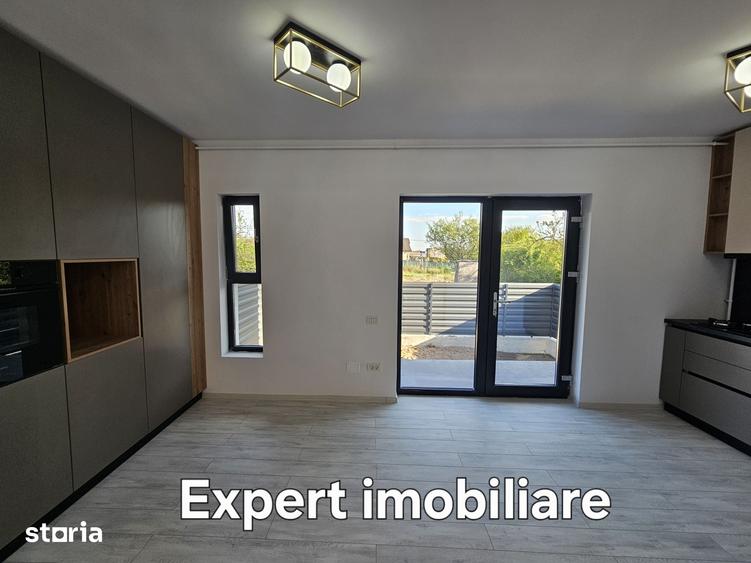 Casă cu 4 camere cu Teren 175 Mp în Moșoaia