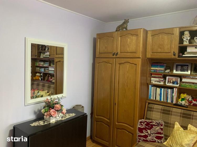 Apartament cu 3 camere decomandat în Central