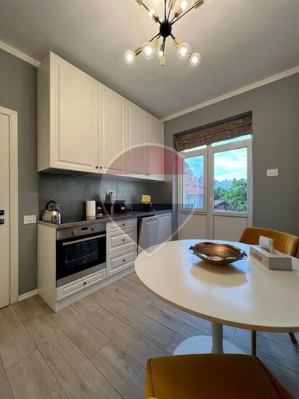 Apartament cu 2 camere decomandat, mobilat în Ultracentral