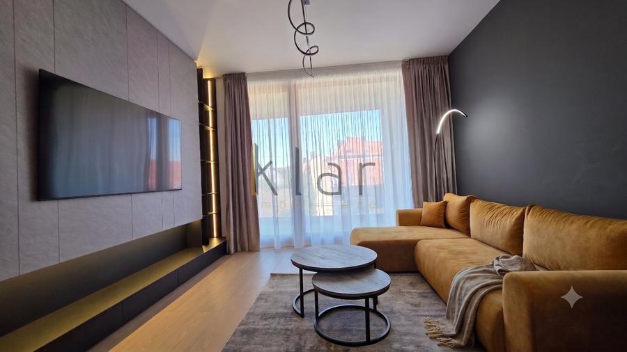 Apartament cu 2 camere semidecomandat, mobilat în Central