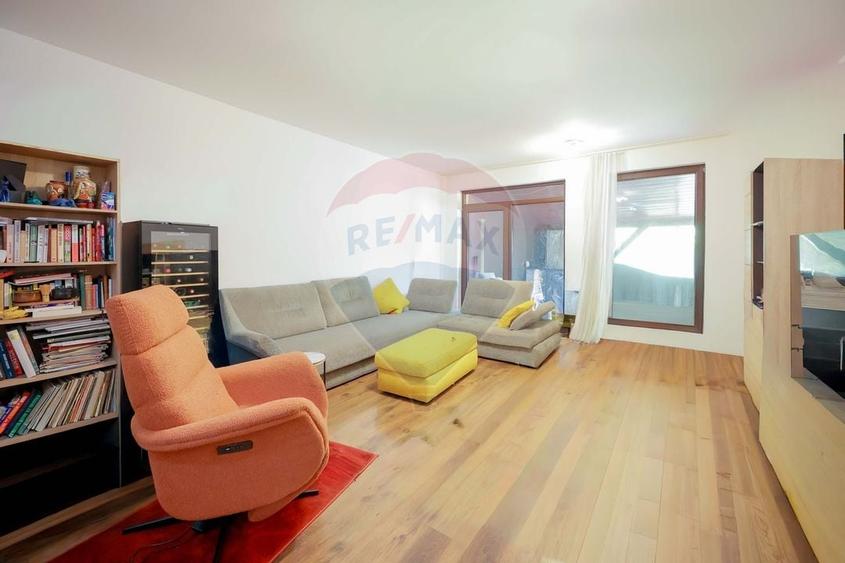 Duplex cu 3 camere cu Teren 241 Mp în Iosia